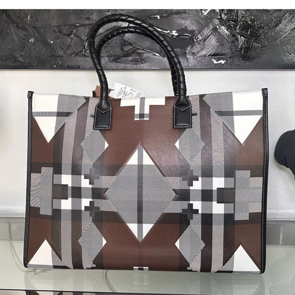 BURBERRY DENNY GEOMETRIC CHECK GIANT TOTE BAG NWT - Picture 1 of 14